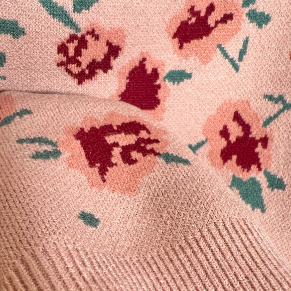 Willow & Wind Cropped Sweater - Picture 5 of 6